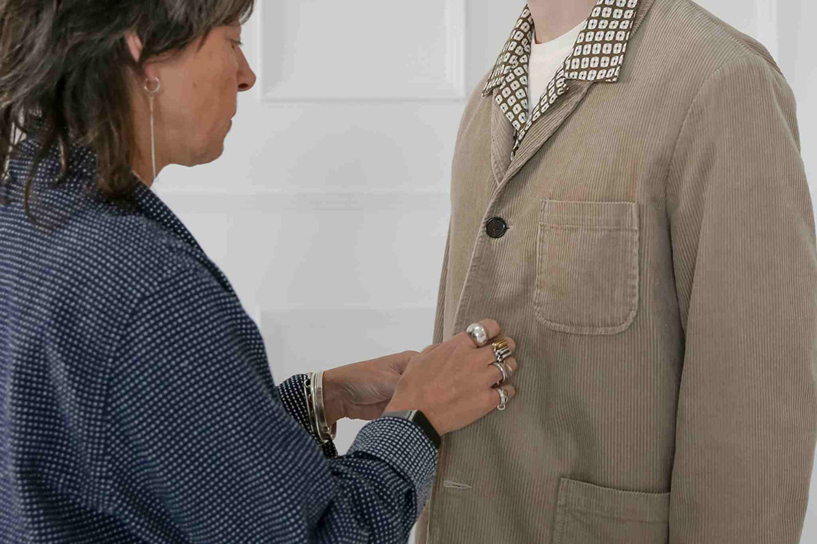Universal Threads. Dress it up/ Dress it Down.