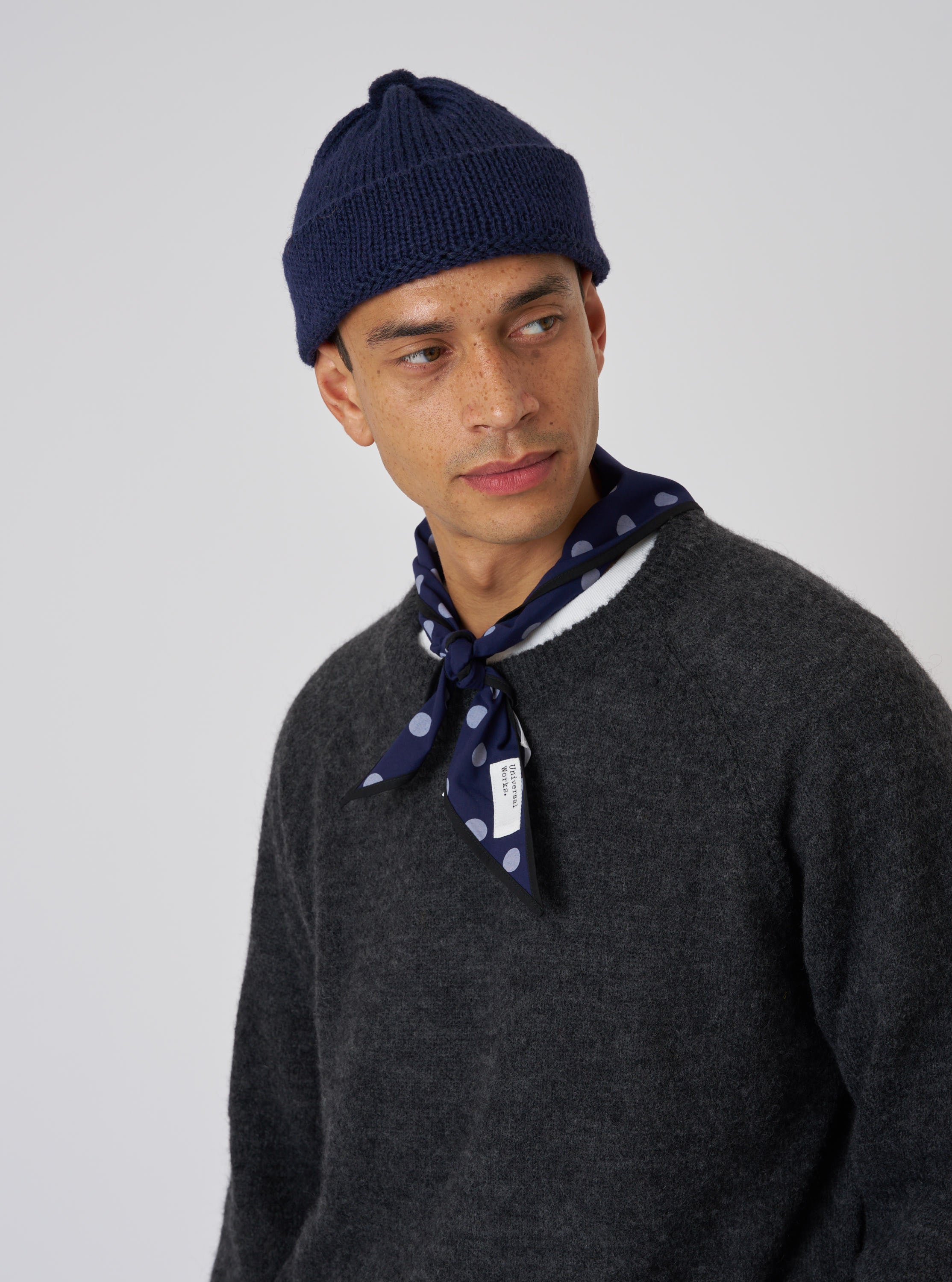 帽子 SCARF HAT (M) / Botanical-Navy Men's Navy Bold Dot Print Rayon Scout Scarf – Universal Works