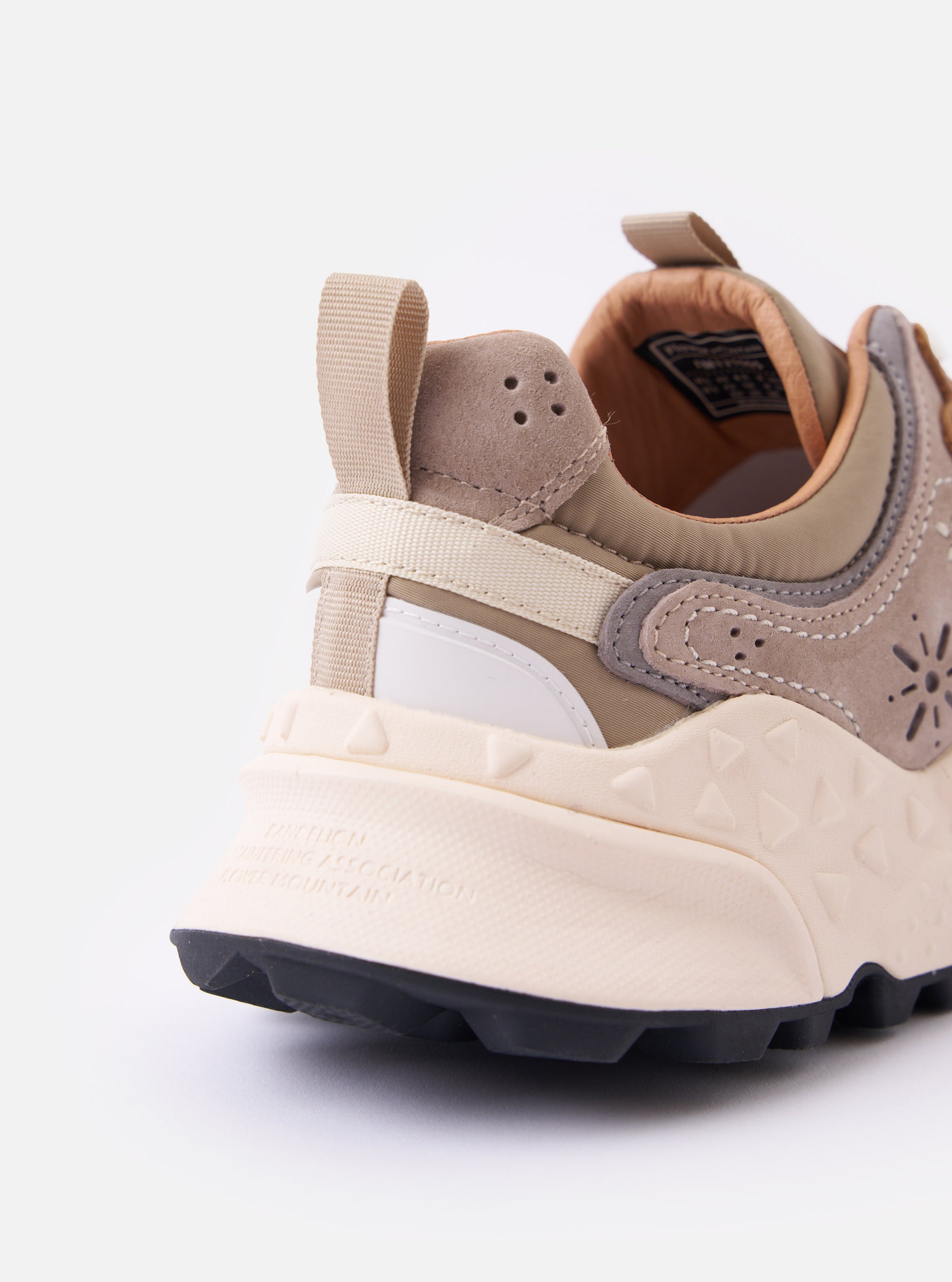 Flower Mountain Light Brown Suede/Nylon Rulis Uni