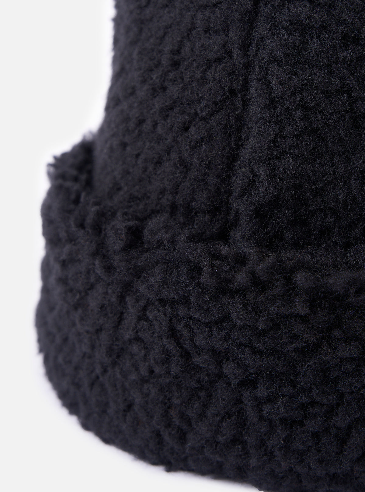cableami® Black Toque Boa Cap
