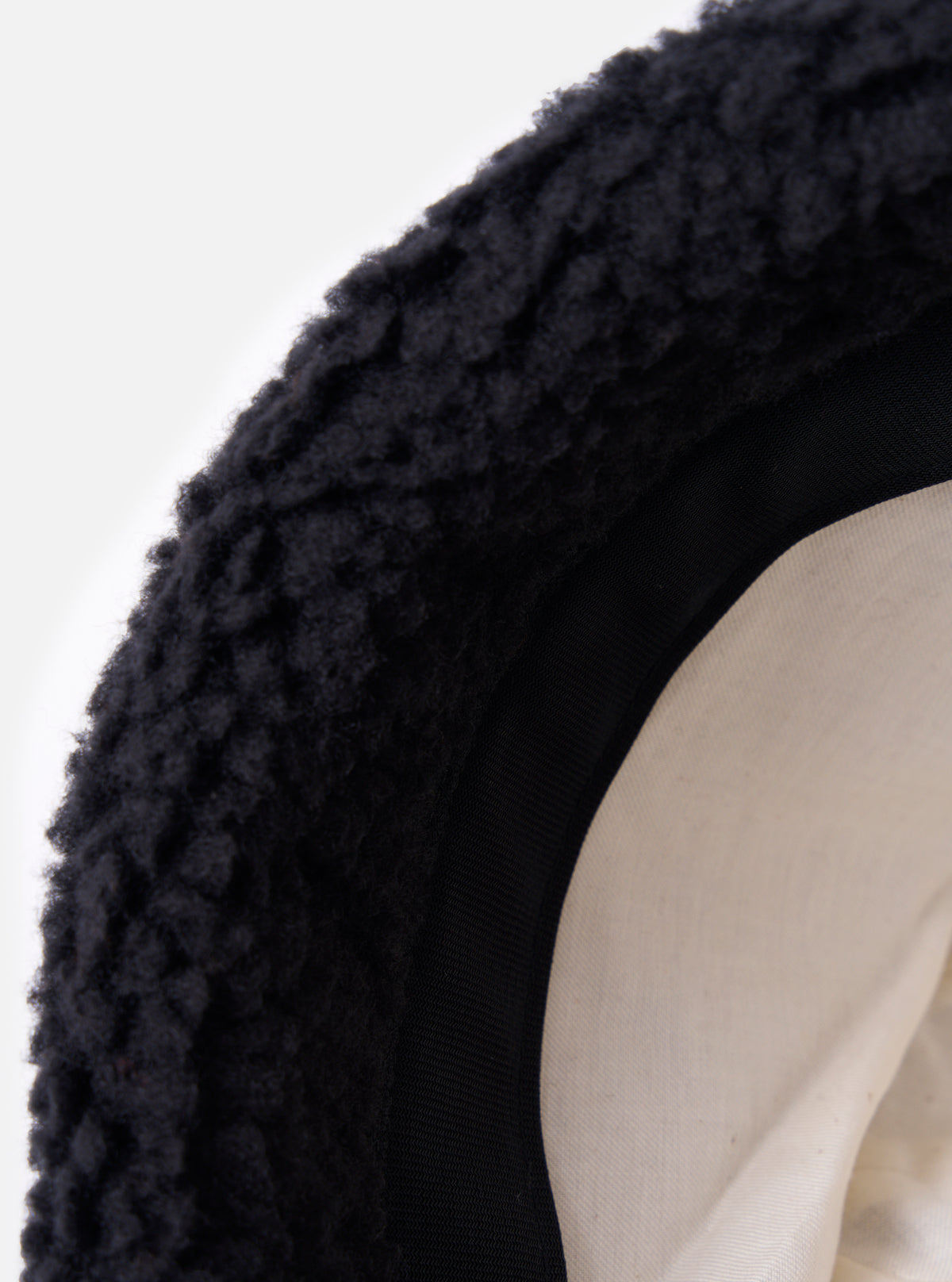 cableami® Black Toque Boa Cap