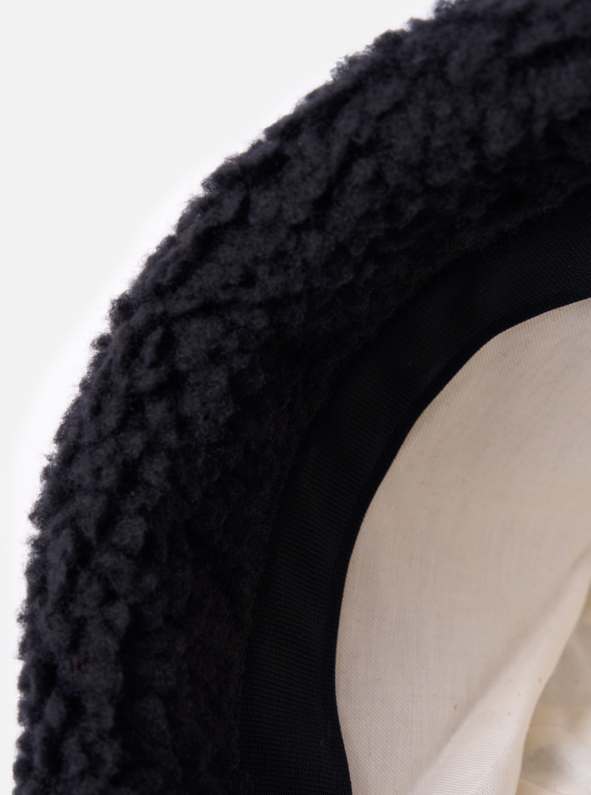 cableami® Black Toque Boa Cap