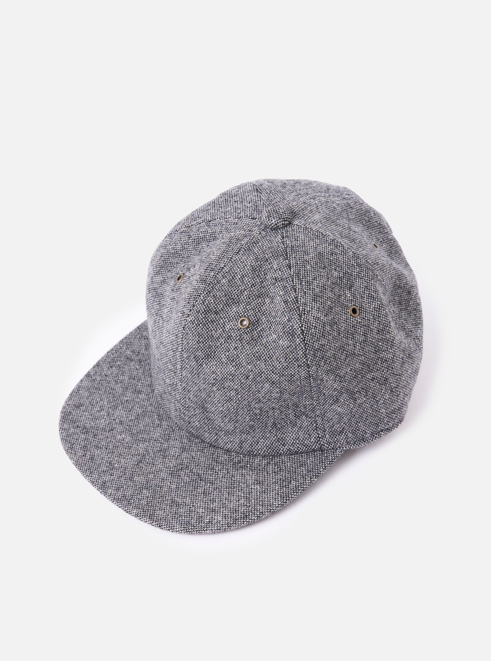 cableami® Black/White Recycled Tweed Cap