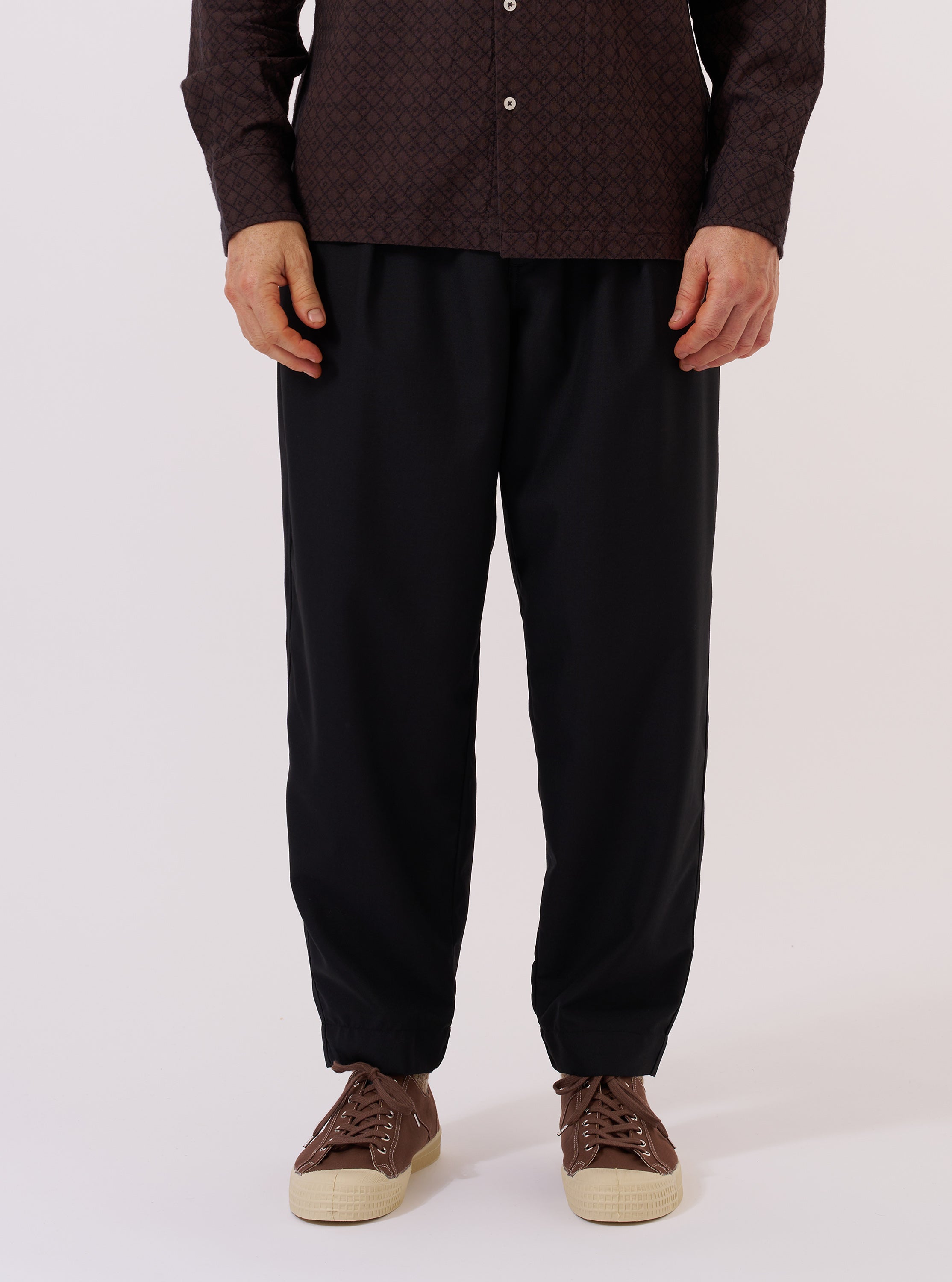 Men's Black Tropical Suiting Pleated Track Pant – Universal Works