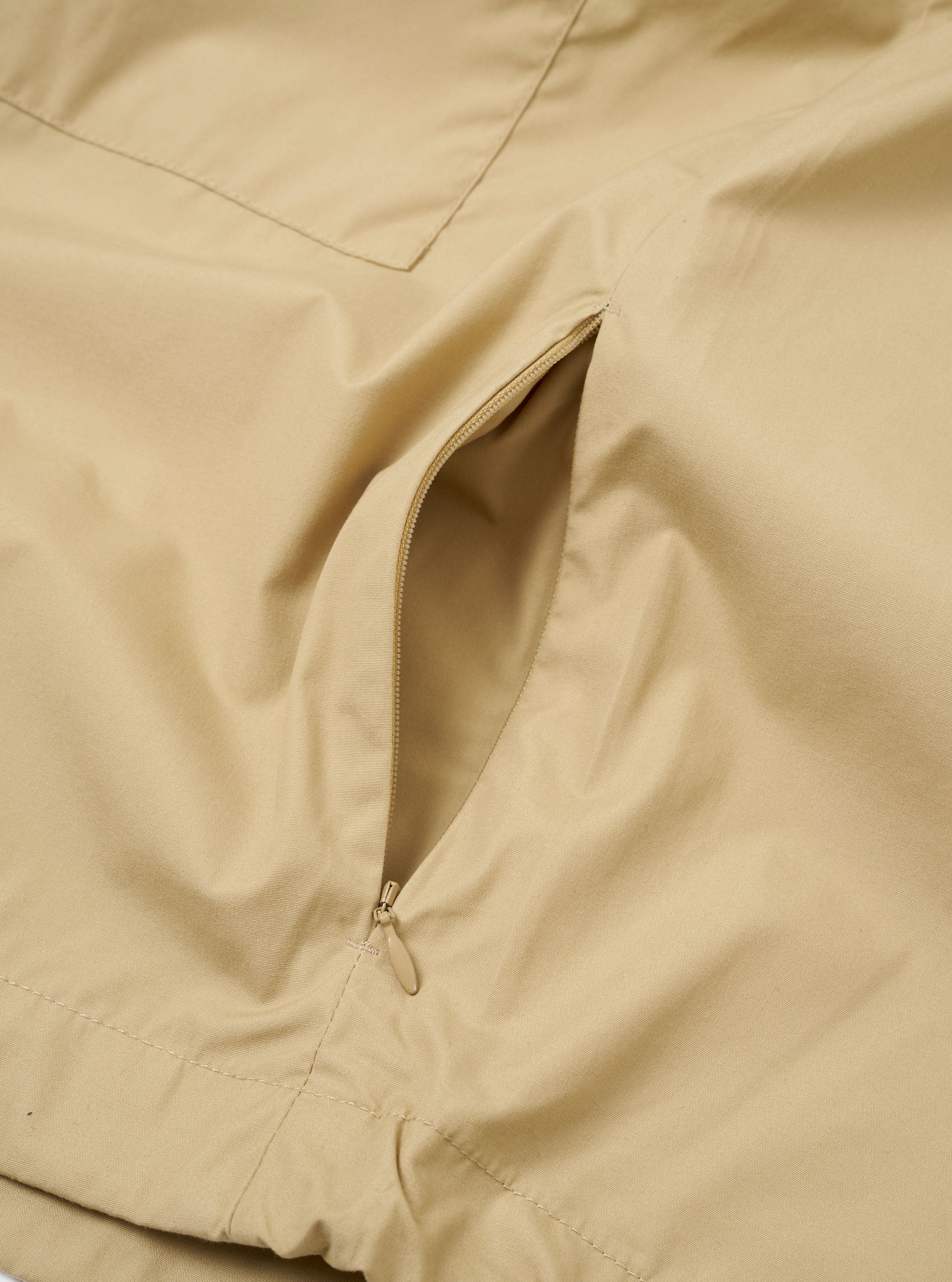 ハニ着用Coyseio 2 way long sleeve sand beige Men's Sand Recycled Poly Tech Z Tech Overshirt – Universal Works