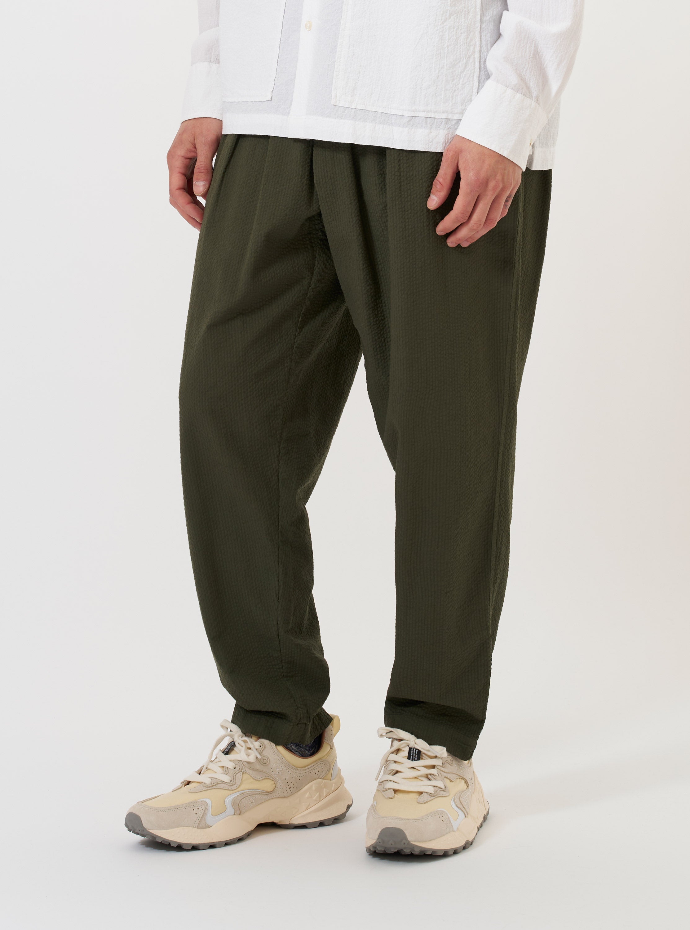 Men's Olive Merida Seersucker Pleated Track Pant – Universal Works