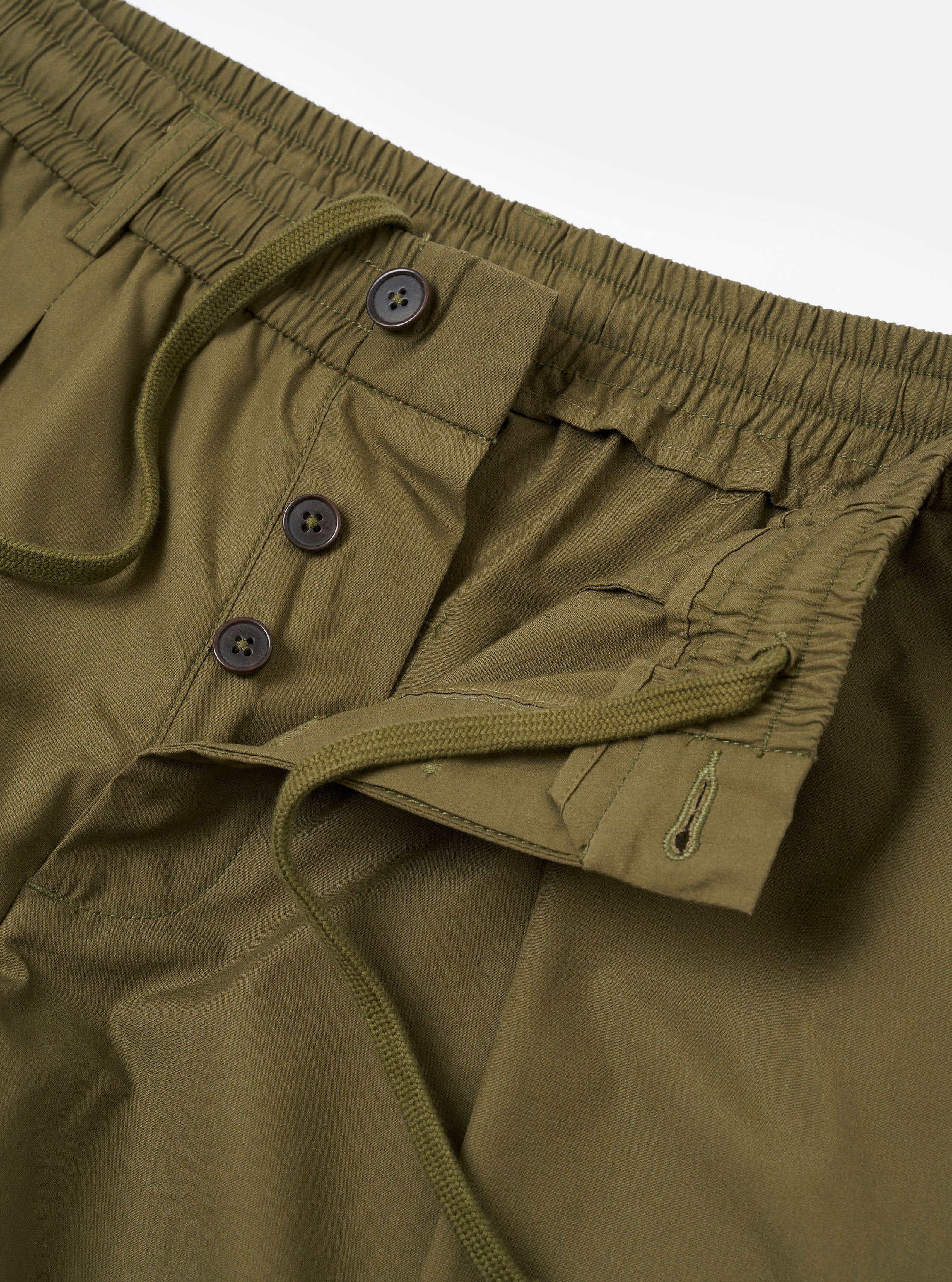 Men's Olive Recycled Poly Tech Pleated Track Short – Universal Works Men's Olive Recycled Poly Tech Pleated Track Short – Universal Works