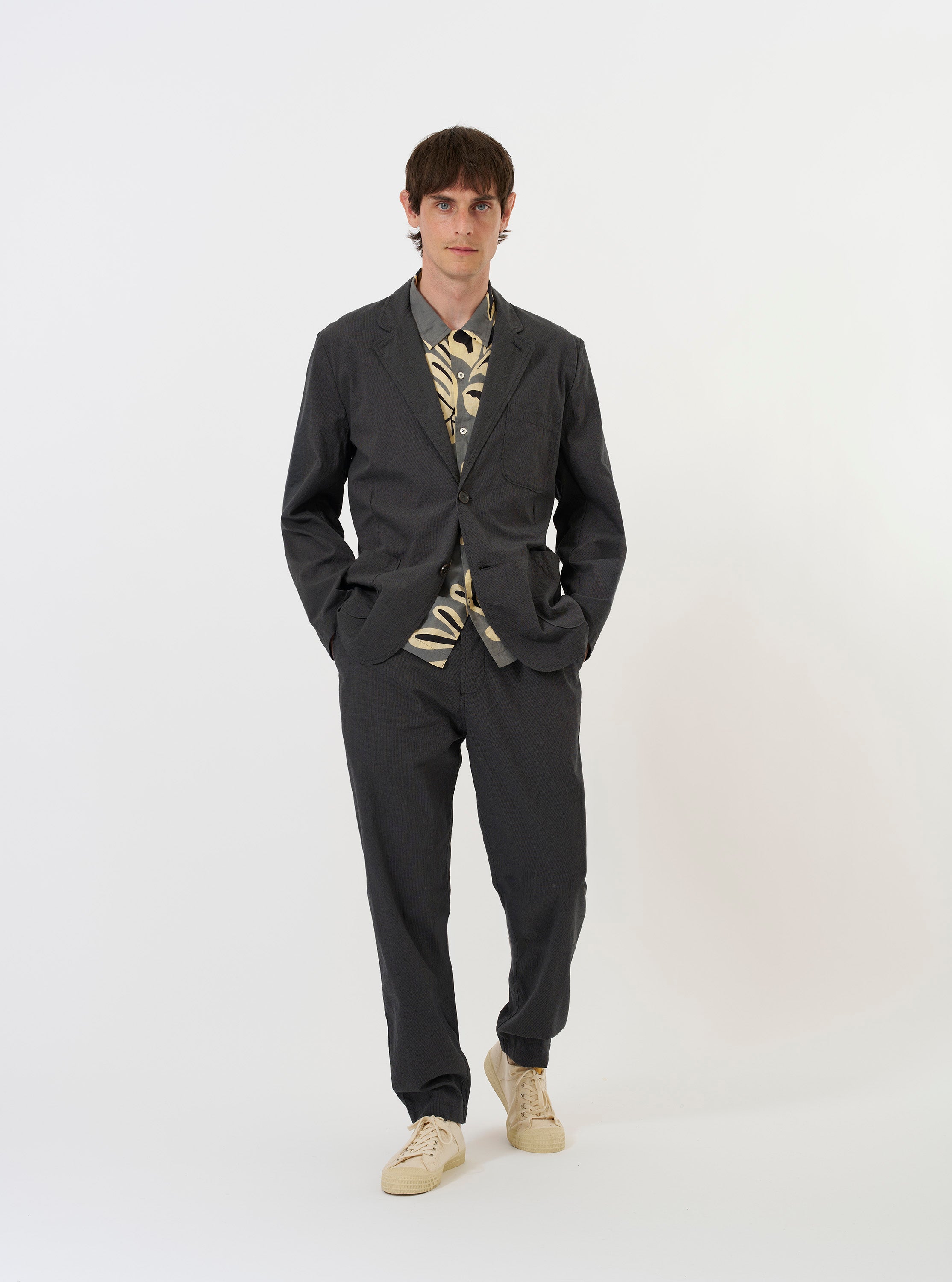 Universal Works. ダークグレージャケット Men's Charcoal Seattle Cotton Two Button Jacket – Universal Works