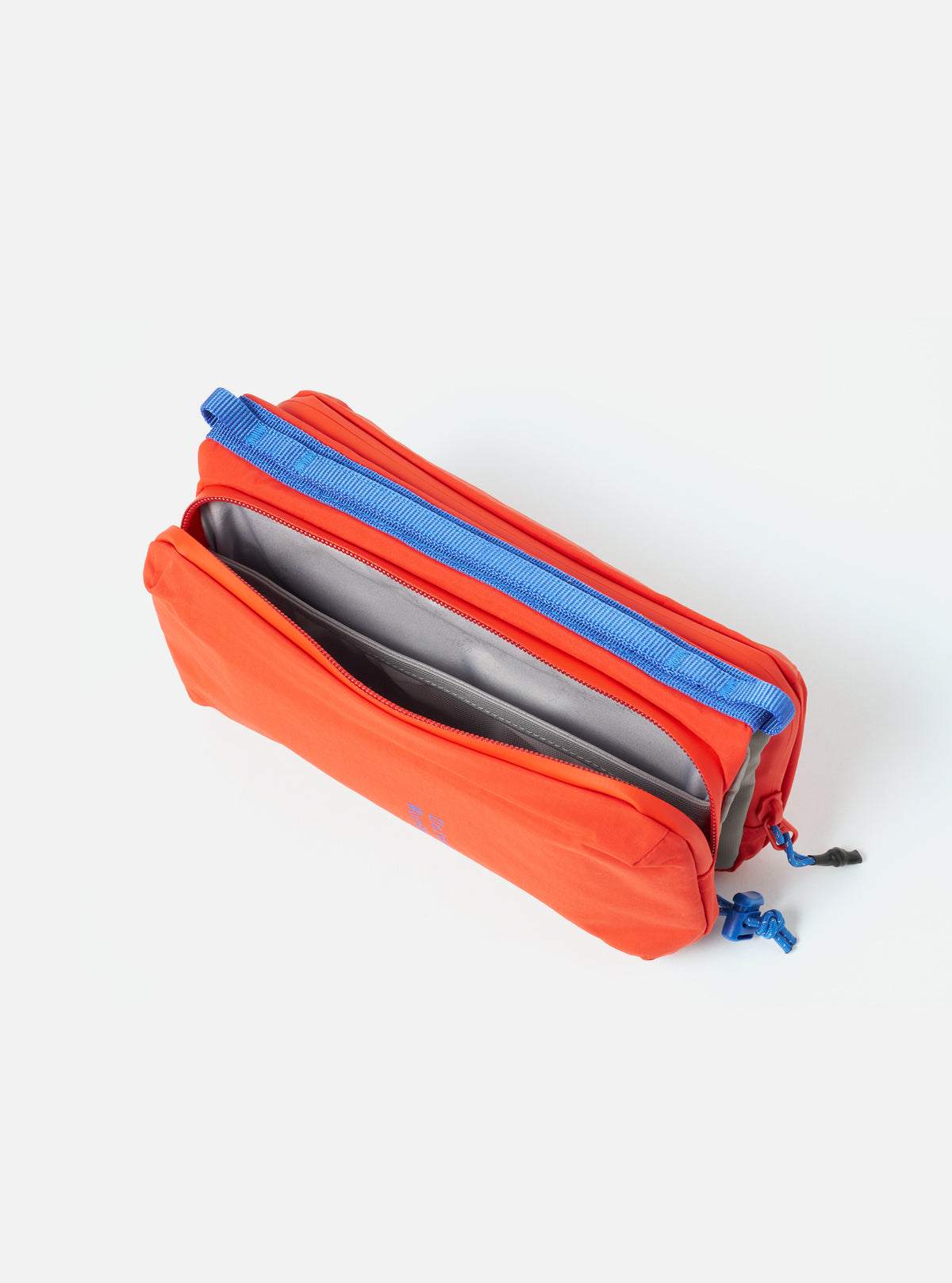 Topologie x Universal Works Red UW Tech Bottle Sacoche Medium