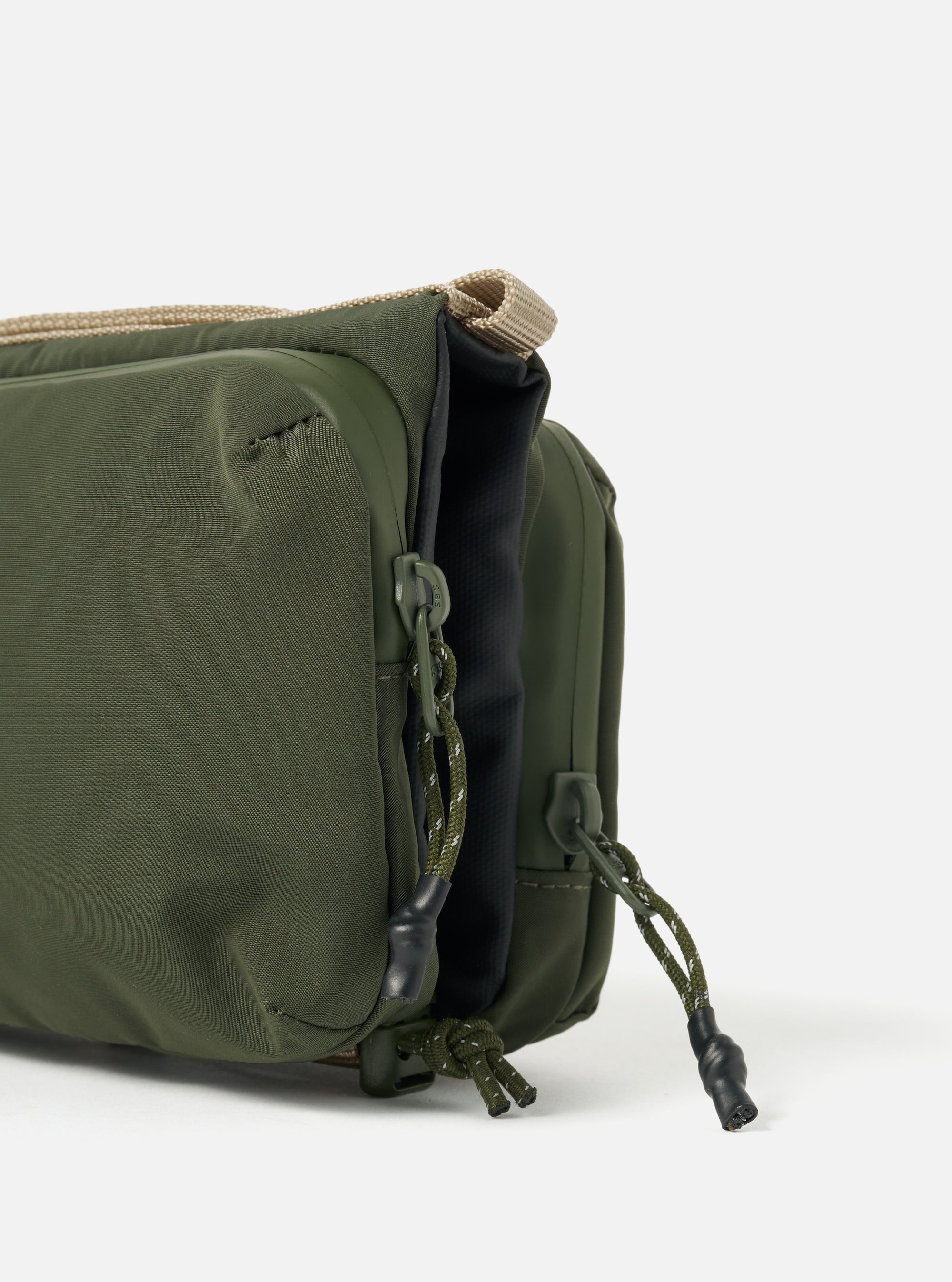 Topologie x Universal Works Rifle Green UW Tech Bottle Sacoche Medium