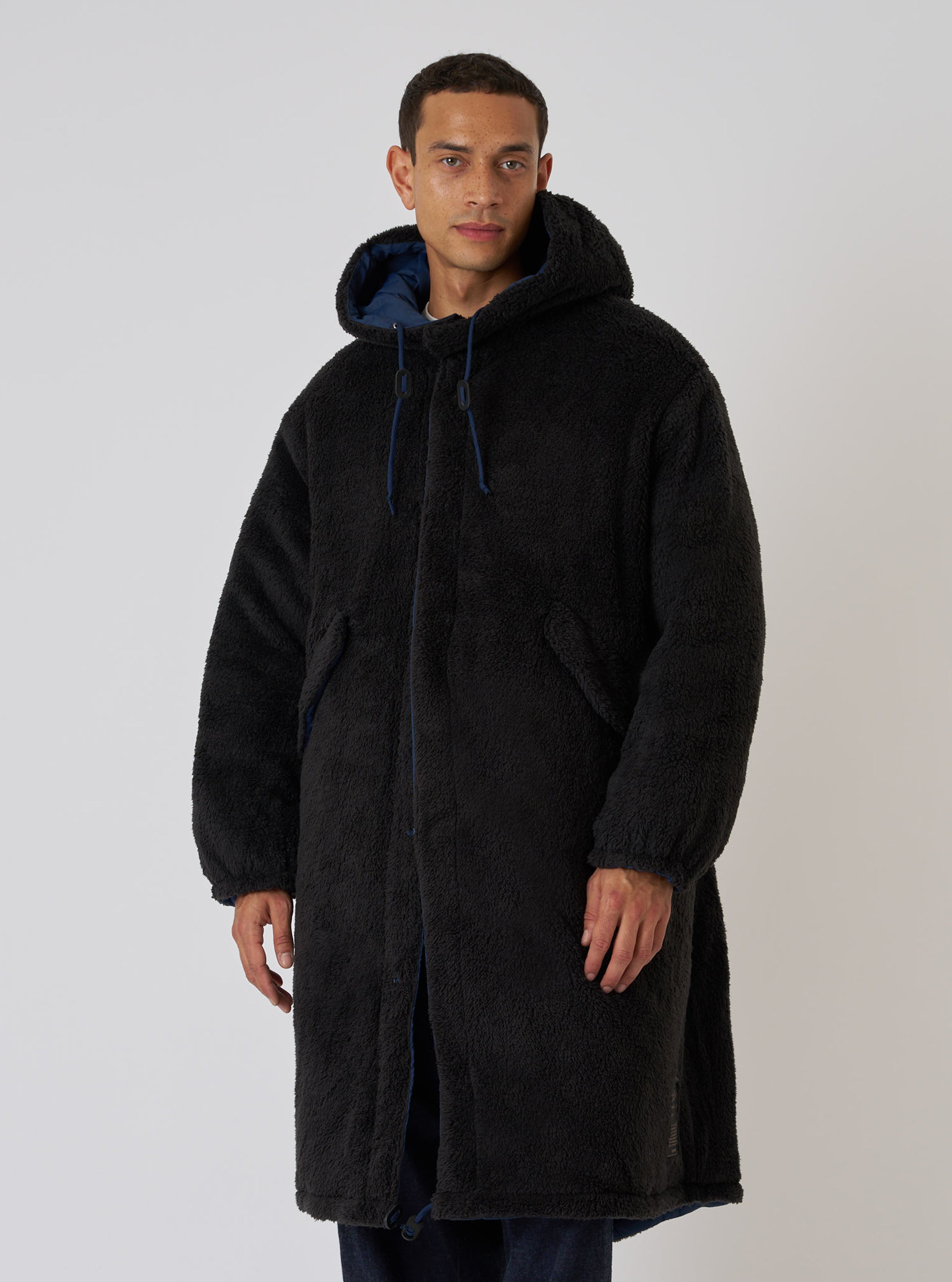 TAION x Universal Works Reversible Dark Navy Military Line Sherpa Park