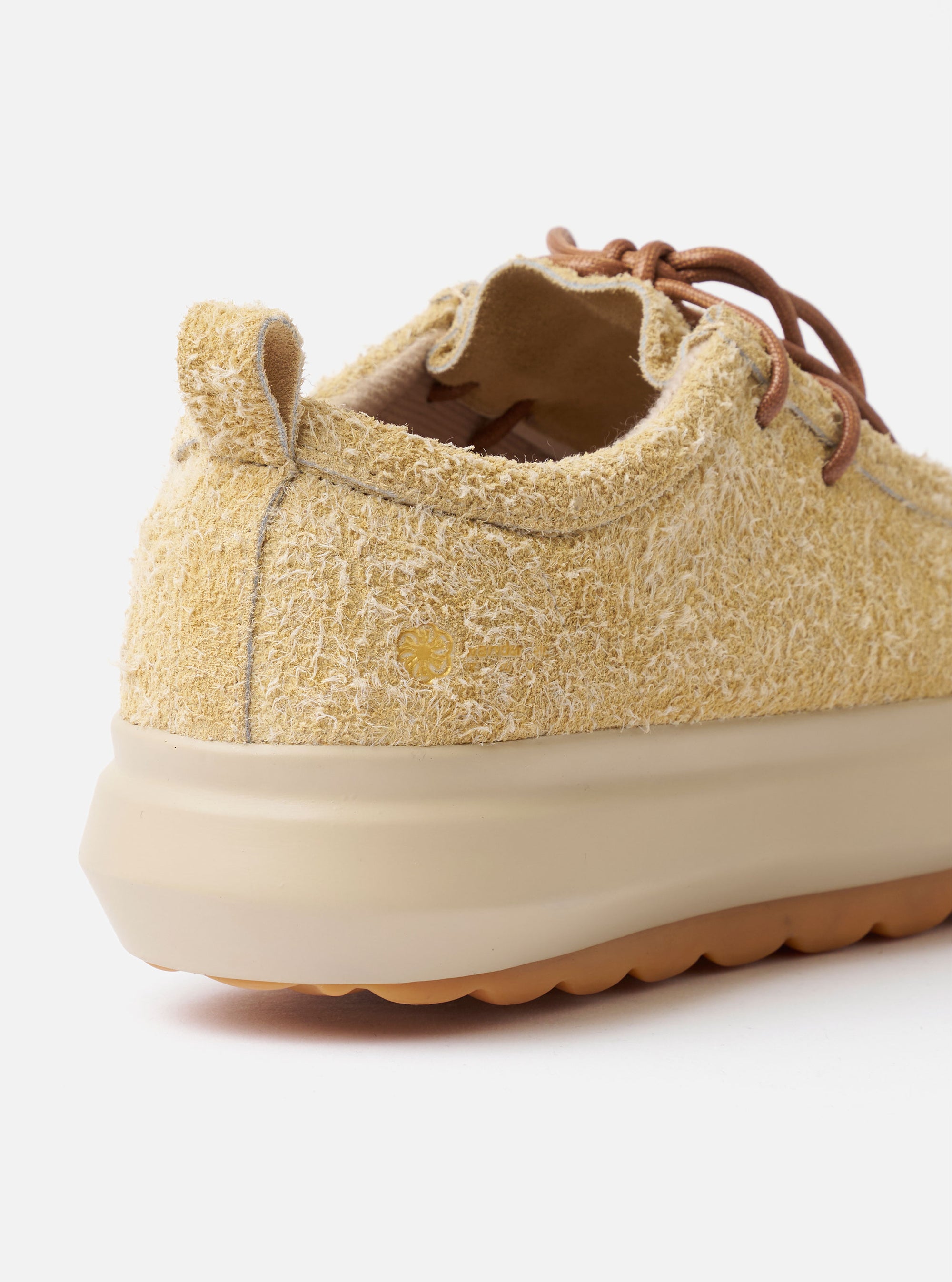 Wander etc. FD/08 Low in Dune/Gum Hairy Suede