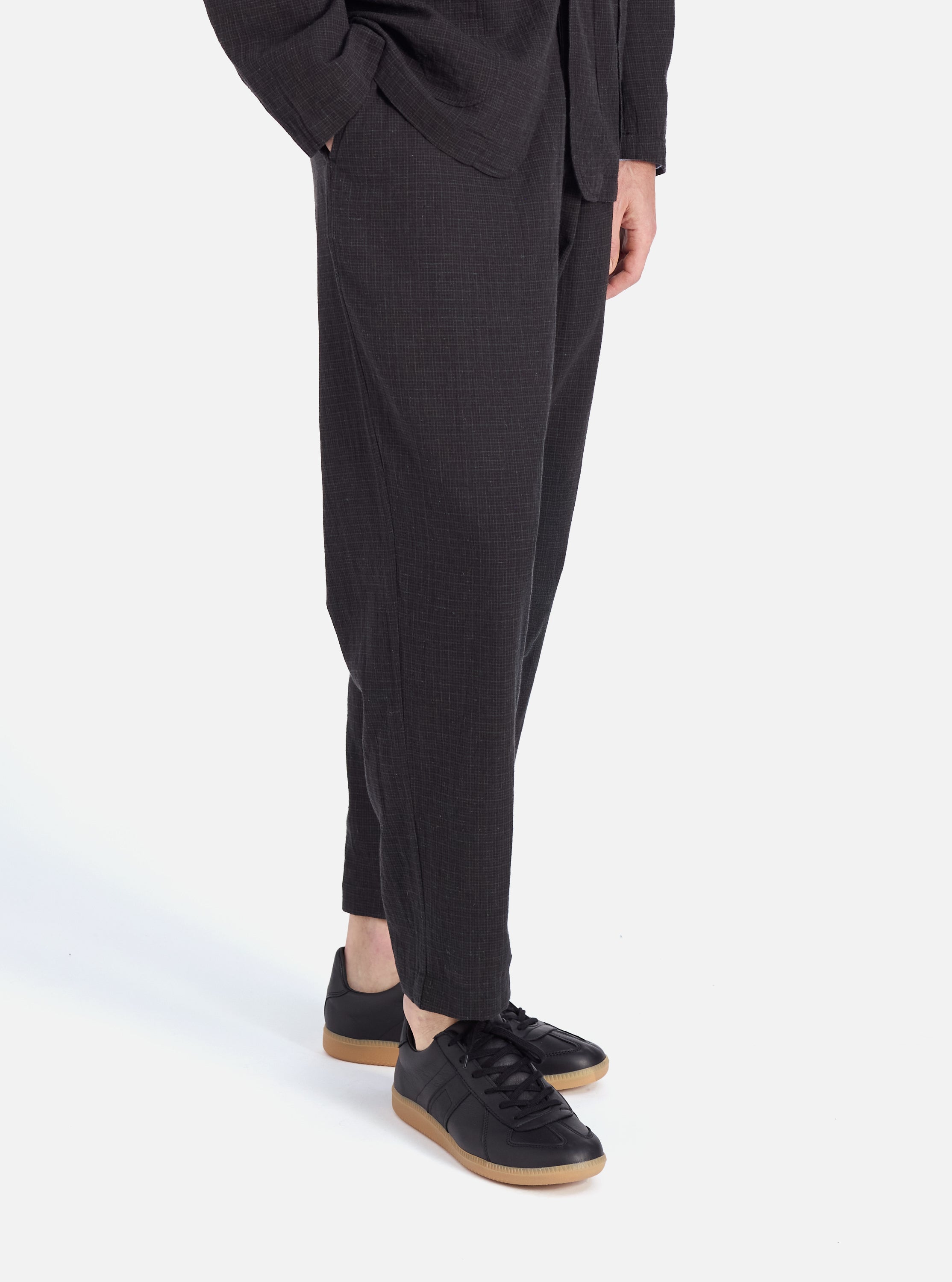 Men's Charcoal Fine Linen Mix Pleated Track Pant – Universal Works